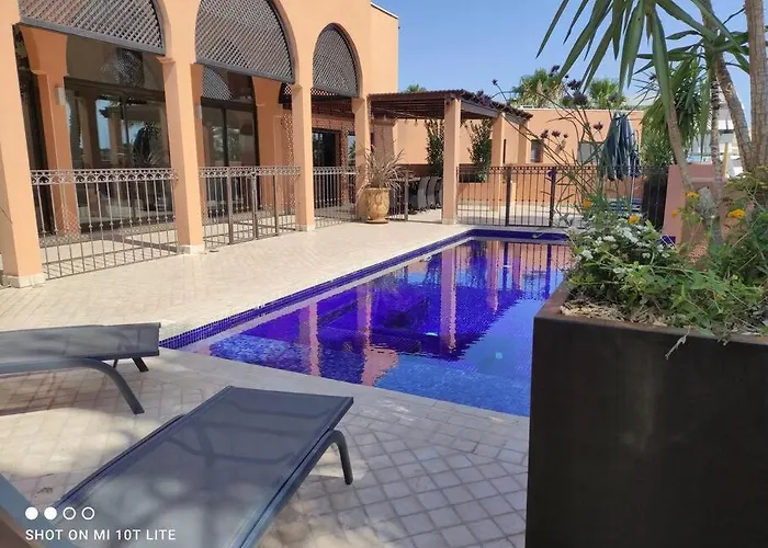 Ebene, 9 Couple Only Au Village Naturiste Marockansk riad Agde